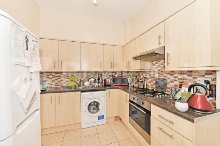 			MEWS HOUSE, 3 Bedroom, 1 bath, 1 reception Flat			 Park Mews, Crouch End N8